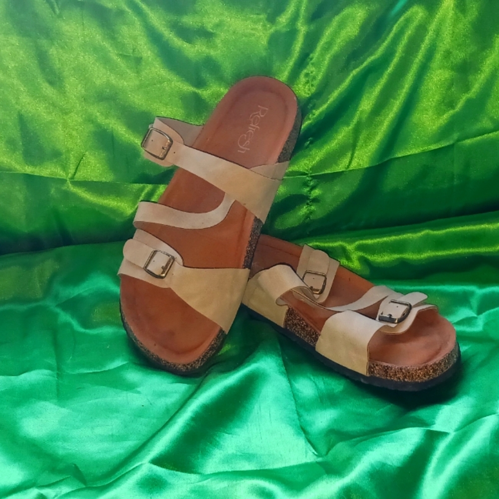 Refresh Sandals Size 9